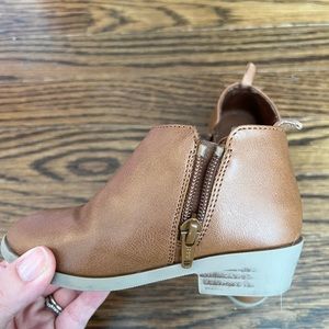 Girls booties - size 8